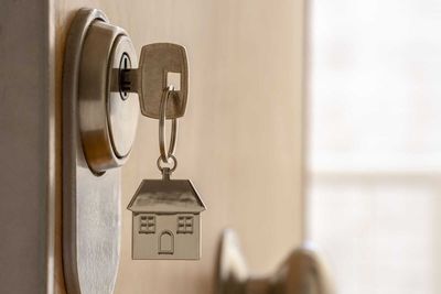 Is Airbnb Stock Underperforming the S&P 500?